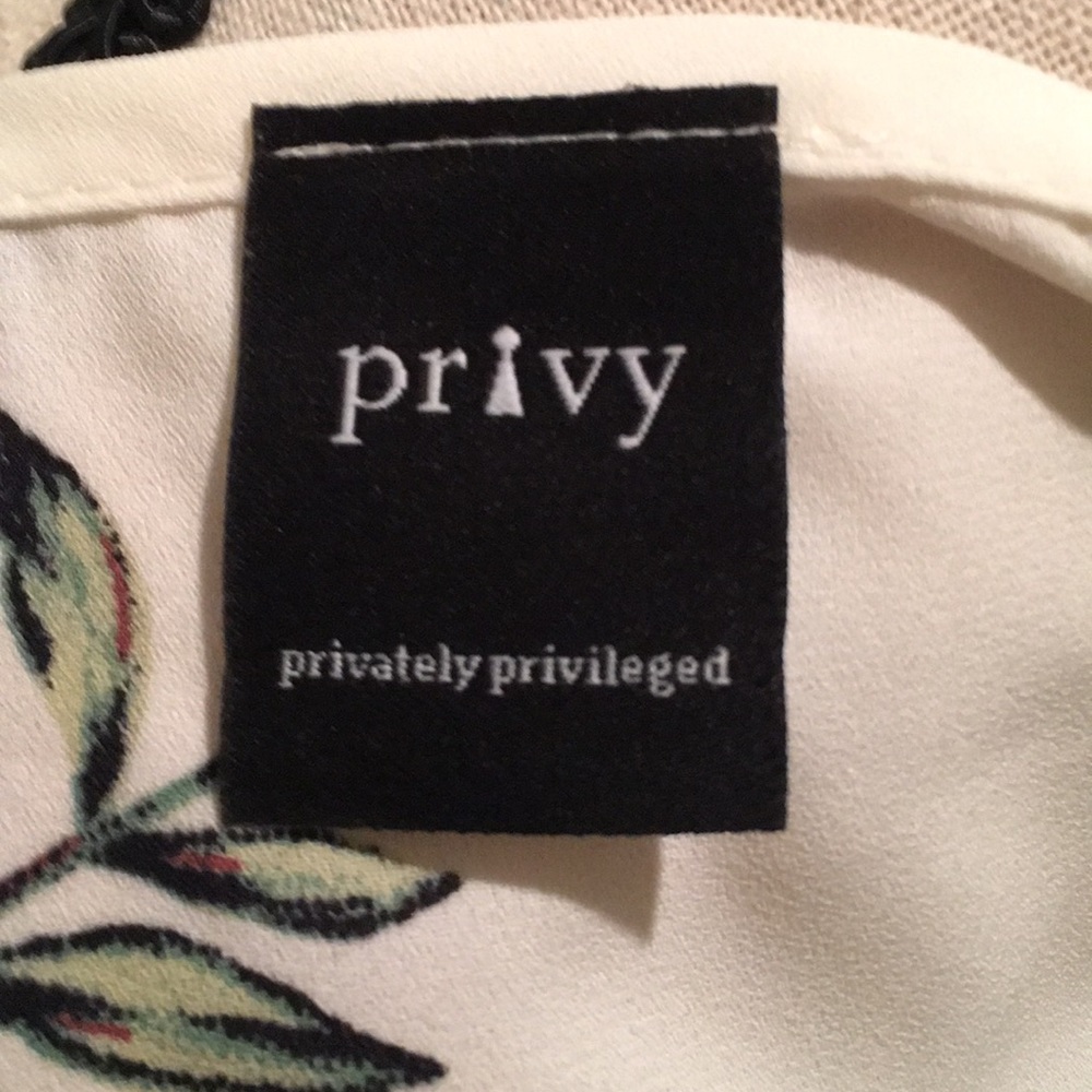 Privy Roses Top - Picture 6 of 7